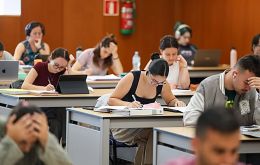 Los promedios de la OCDE se ubicaron en 461 puntos en lectura, 463 en matemática y 482 en ciencias, los registros más bajos desde que se aplica la prueba