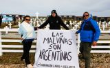 The delegation spent a week in the islands and visited Stanley, the Darwin cemetery and various sites of the 1982 fighting