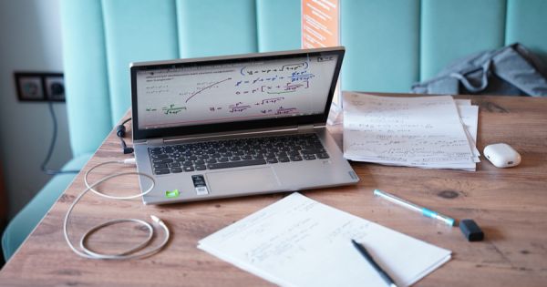 How Digital Training and Online Vocational Education Are Reshaping Traditional Career Paths