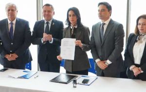 The five Senators from the Defense Committee who also participated in reaffirming Chilean full sovereignty over the Strait  