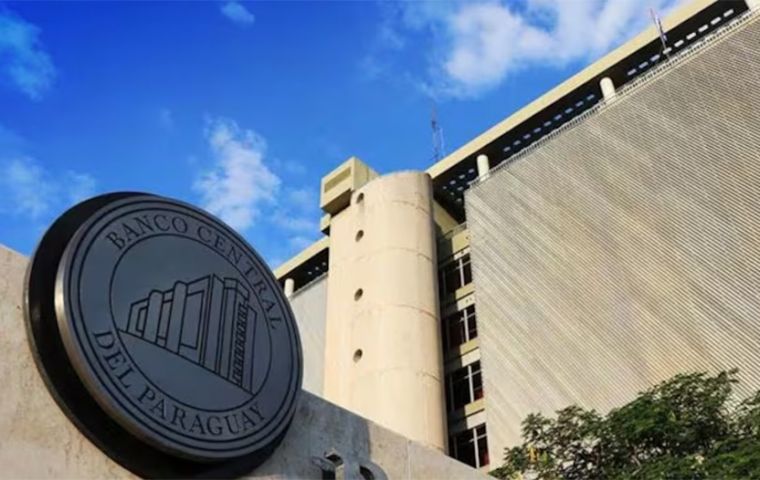 “We ask the Central Bank to report on the solvency of all entities that received facilities in merger processes. That way doubts will be cleared,” the association said