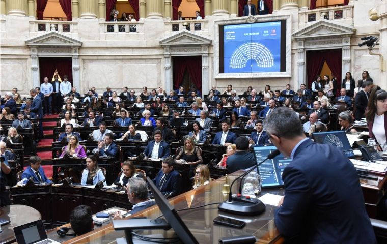 According to Clar&iacute;n, Washington has put forward two options: freezing the bill, its preferred choice, or amending it so that US companies are excluded