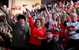 The question did not ask directly about independence, but whether the provincial government should begin “the legal process required under the Canadian Constitution”