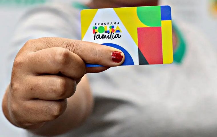 The largest items are the Bolsa Fam&iacute;lia increase and subsidies for taxi drivers, ride-hailing drivers, truckers and transport operators to renew their vehicles