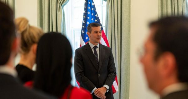 Paraguay’s president travels to Washington and will meet the CIA director