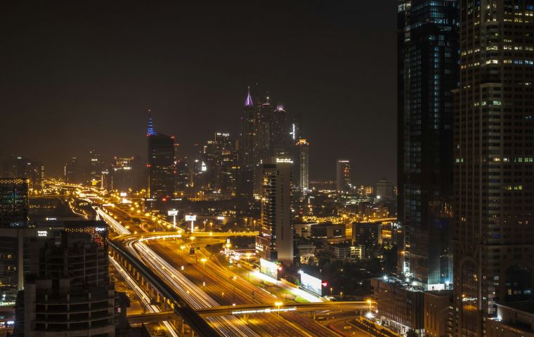  Sheikh Zayed Road and the Burj Khalifa at night &mdash; Photo: Unsplash