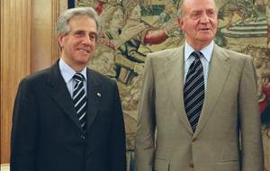 Full smiles for the official photo of President Vazquez and King Juan Carlos