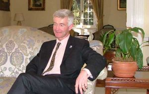 Dr, Davis during his recent visit to the British Embassy in Montevideo