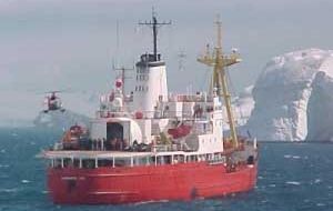 Chilean icebreaker, “Oscar Viel” is monitoring the wreck area