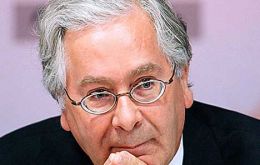 In spite of  emerging inflation, growth is more important for  Mervyn King