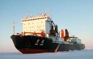 Chinese Icebreaker Xuelong