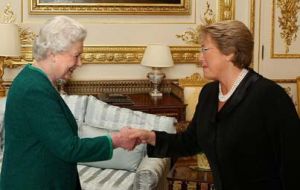 HM Queen Elizabeth and Pte. M. Bachelet
