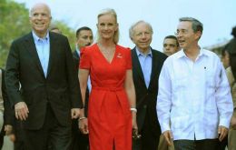 Sen. McCain with his wife and Pte. Uribe