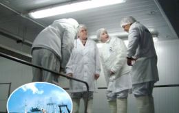 Russian inspectors visiting a fish processing plant<br>Photo Senasa