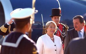 Pte. Michelle Bachelet arriving at Bs. Aires airport