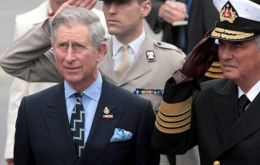 Prince Charles and Navy Admiral Rodolfo Codina arrives to Chilean Army headquarters in Valparaiso (Photo EPA)
