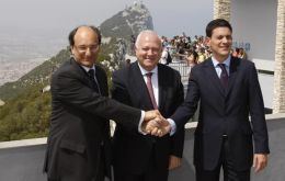 Moratinos, Miliband and Caruana pose for the 300 year delayed picture
