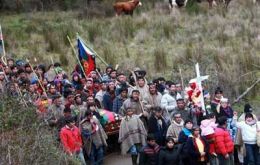 The killing of the Mapuche activities sparked riots and arson in Santiago