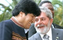 Bolivian president Evo Morales received loans and market opportunities from Lula da Silva’s visit.
