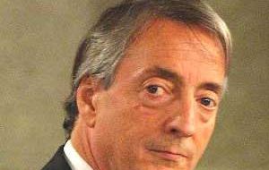 Nestor Kirchner has out manoeuvred a divided opposition but has not convinced Argentine public opinion