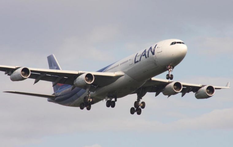 Lan Chile’s Airbus A 340 with capacity for 256 passengers will be flying on the two first Saturdays of October