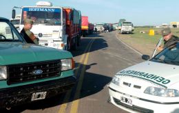 Trucks delayed in border crossings because of reciprocal trade obstacles