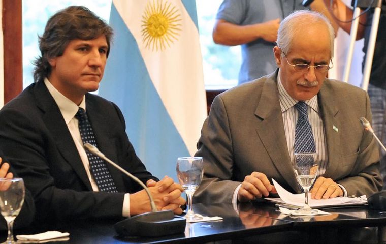 Ministers Boudou and Taiana accused of negligence and hiding information  