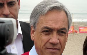 President Piñera meets with neighbours from devastated areas 