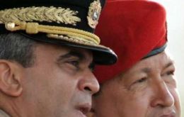 Former Defence minister Raul Baduel with Chávez