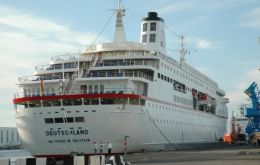 MS Deutschland docked in Eidfjorden 