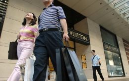 Consumers are reluctant to go shopping 