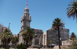 Plaza Independencia, downtown Montevideo 