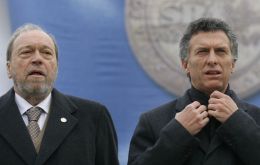 Buenos Aires mayor Mauricio Macri (L) and SRA president Hugo Biolcati