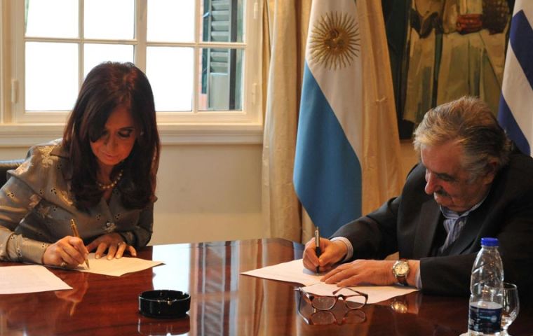 The presidential agreement should end years of dispute between Argentina and Uruguay