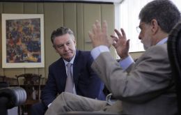 EU Trade chief Karel De Gucht (L)  met with Brazilian Foreign Secretary Celso Amorim (Pic Reuters) 