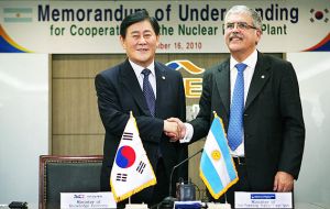 Argentina’s Minister De Vido looking for energy solutions in Korea  (Pic TELAM)