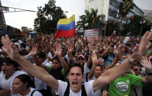 The opposition celebrates in the streets of Caracas 
