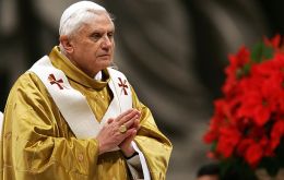 Benedict XVI message comes hours before Brazilians vote to decide on the successor of President Lula da Silva 