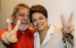 Lula da Silva and Dilma with tickets and luggage ready for South Korea 
