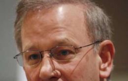 Thomas Hoenig of the Kansas City Federal Reserve Bank voted against pumping more money into the economy