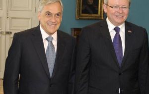 President Piñera with Foreign minister Kevin Rudd at Casa de la Moneda 