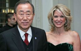 Ban Ki-moon With Paula Zahn (Photo Times Square Gossip)