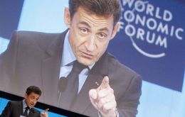 Sarkozy: 'Merkel and I will never let the euro fail'
