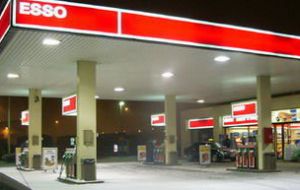By acquiring Esso gasoline stations Pan American Energy becomes a fully integrated oil and gas producer.