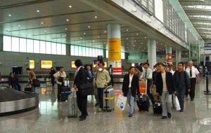 Most airports loose money but promote local economic growth argue Chinese officials 