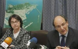 Isabel Beneroso visited Gibraltar CM Peter Caruana (Photo  Gibraltar Chronicle) 