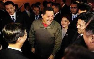 President Chavez with the Chinese delegation 