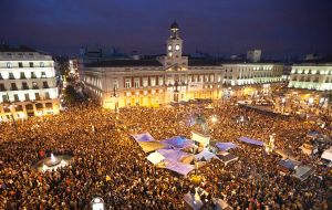 Protestors are organized for a long stay in Puerta del Sol square 