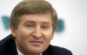 The son of a coal miner Rinat Akhmetov built a conglomerate Metinvest with an estimated net worth of 16 billion USD