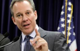 Attorney General Eric Schneiderman says ‘fracking’ system could contaminate New Yorkers water source  